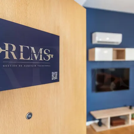Inviting In The Center By Rems Apartment