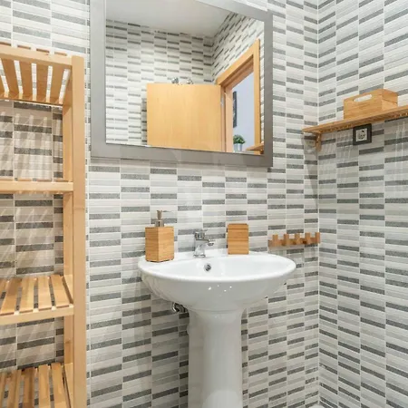 Appartement Inviting In The Center By Rems